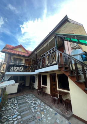 Lola Flor's Guest House
